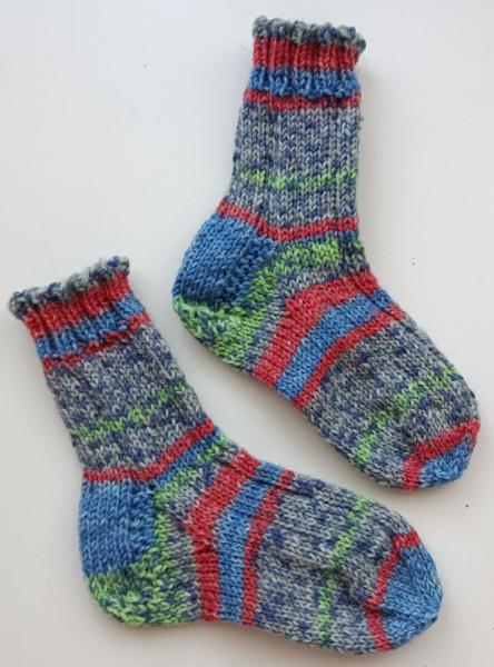 Unikat! Handgestrickte Socken Größe 18/19