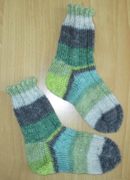 Unikat! Handgestrickte Socken Größe 24/25