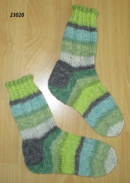 Unikat! Handgestrickte Socken Größe 26/27
