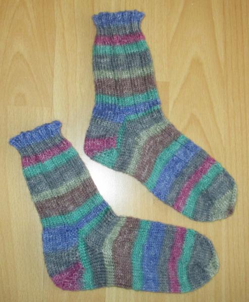 Unikat! Handgestrickte Socken Größe 28/29