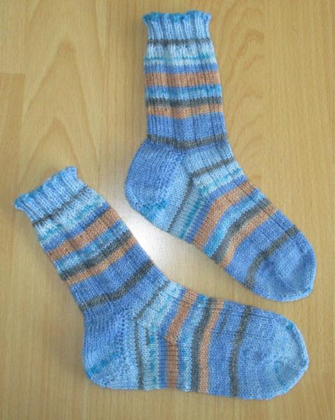 Unikat! Handgestrickte Socken Größe 28/29