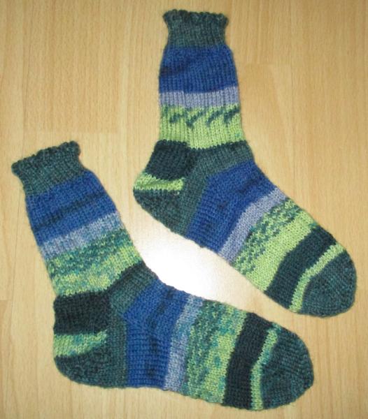 Unikat! Handgestrickte Socken Größe 28/29