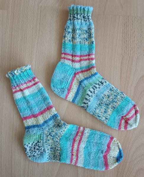 Unikat! Handgestrickte Socken Größe 32/33