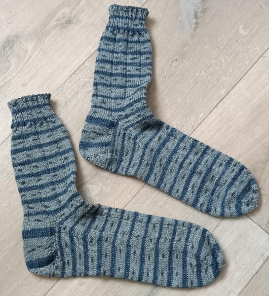Unikat! Handgestrickte Socken Größe 46/47